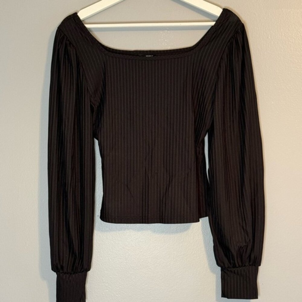 Black going out top with Puff Sleeves Size: M